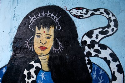 Diosa vudú, santuario vudú en Cotonou, Benín de Unknown